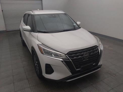 Used 2021 Nissan Kicks SV FWD image 14