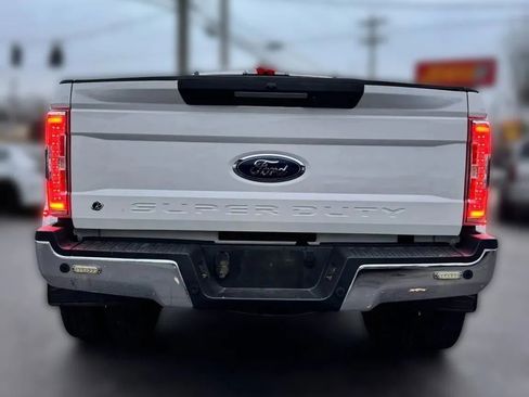 Used 2017 Ford F450 Lariat w/ Lariat Ultimate Package AWD/4WD image 4