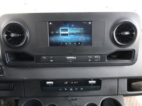 Used 2023 Mercedes-Benz Sprinter 2500 image 14