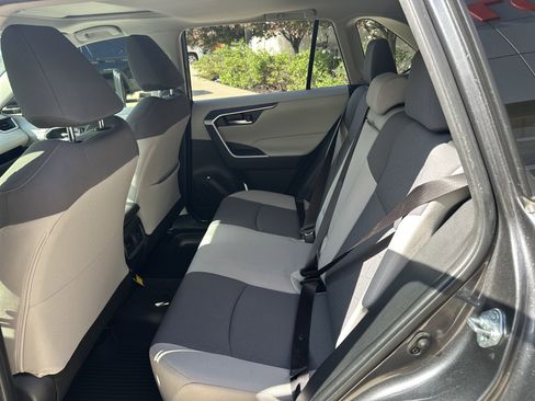 Used 2020 Toyota RAV4 XLE w/ Convenience Package AWD/4WD image 30