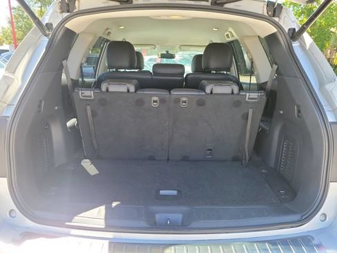 Used 2017 Nissan Pathfinder SL w/ Cargo Package FWD image 10