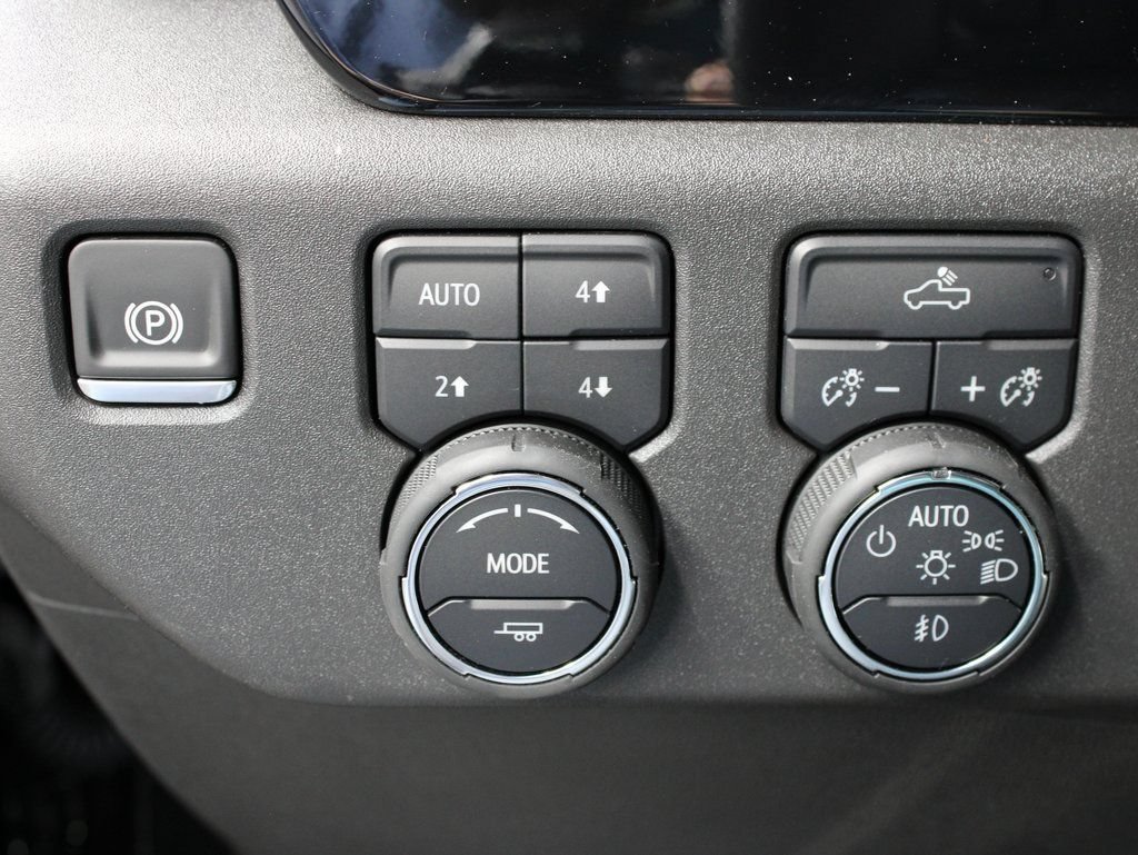 Used 2025 Chevrolet Silverado 1500 RST AWD/4WD image 47