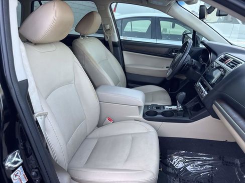 Used 2017 Subaru Outback 2.5i Limited AWD/4WD image 16