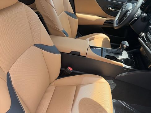Used 2023 Lexus ES 350 w/ Premium Package FWD image 33