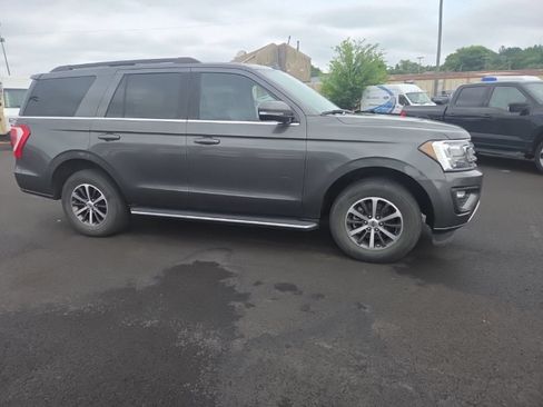 Used 2020 Ford Expedition XLT w/ Equipment Group 202A RWD image 11