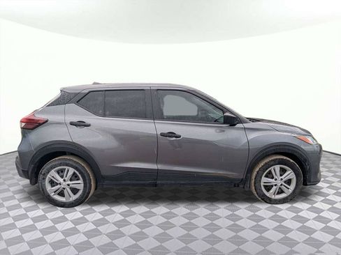 Used 2021 Nissan Kicks S FWD image 2