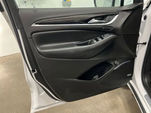 Used 2021 Buick Enclave Avenir w/ Avenir Technology Package image 10