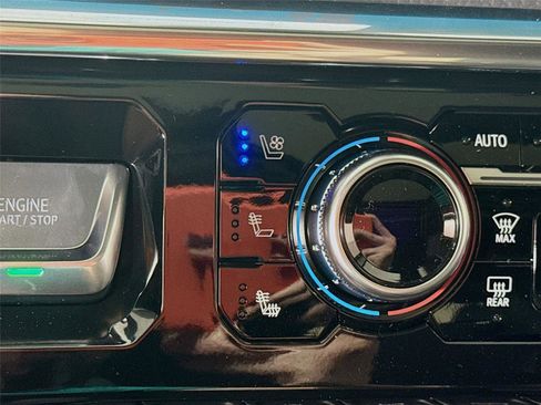 New 2026 GMC Sierra 3500 Denali w/ Denali Reserve Package AWD/4WD image 15