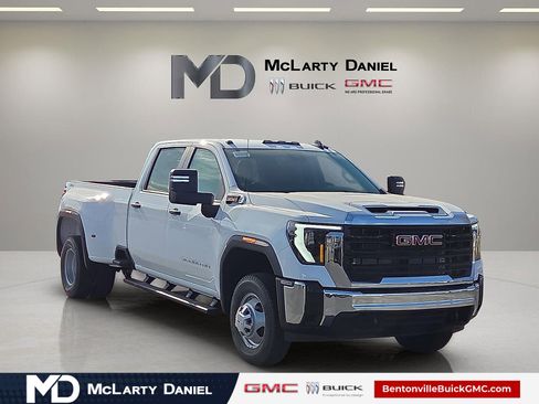 New 2026 GMC Sierra 3500 Pro AWD/4WD image 1