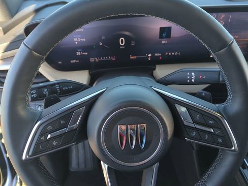 Used 2025 Buick Enclave Preferred image 11