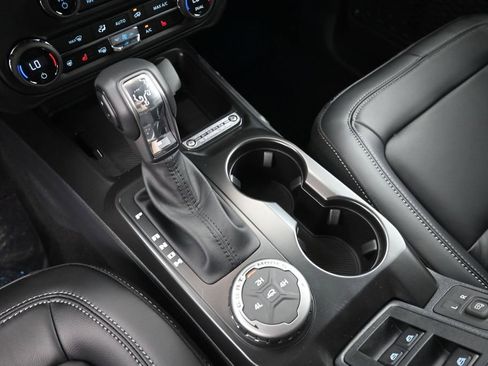 New 2026 Ford Bronco Outer Banks AWD/4WD image 28