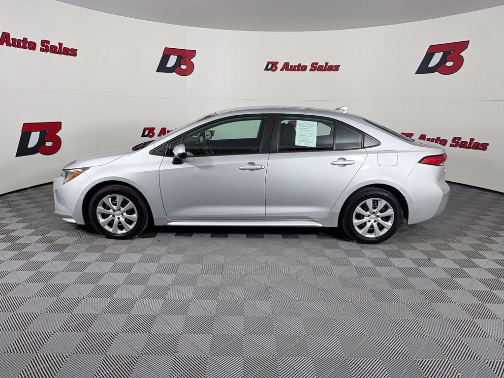 Used 2022 Toyota Corolla LE FWD image 4