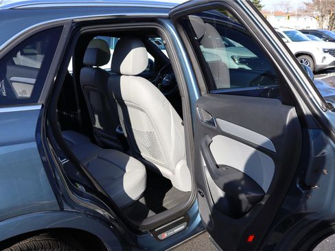 Used 2018 Audi Q3 2.0T Premium Plus image 29