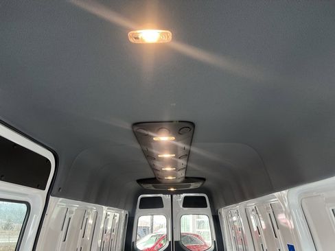 Used 2024 Mercedes-Benz Sprinter 3500 image 29