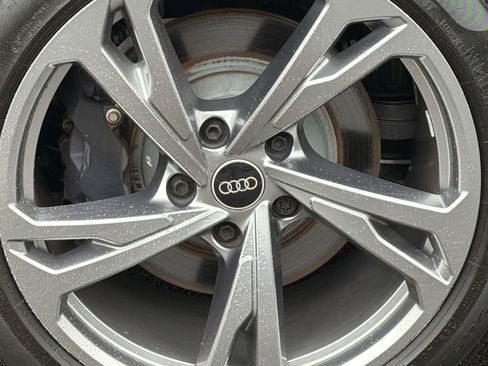 Used 2023 Audi e-tron GT Premium Plus image 7