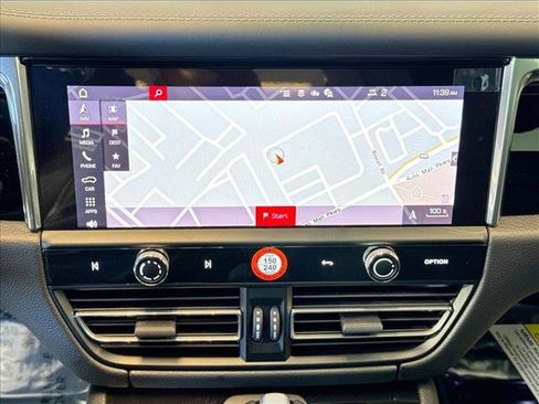 Certified 2026 Porsche Macan AWD/4WD image 17