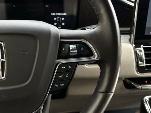 Used 2021 Lincoln Navigator L Reserve w/ Luxury Package AWD/4WD image 16
