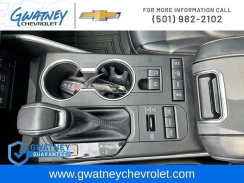 Used 2022 Toyota Highlander XLE AWD/4WD image 18