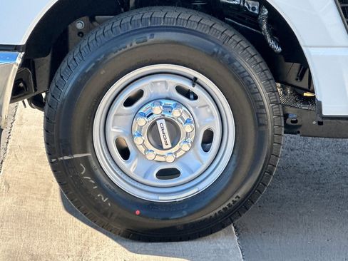 New 2026 Ford F250 XL w/ XL Chrome Package RWD image 22