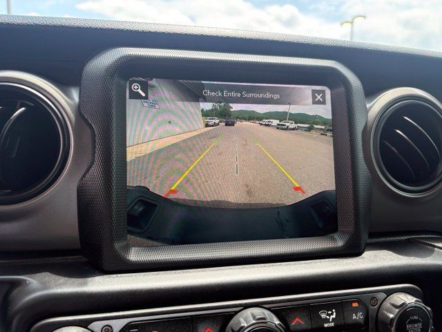 Used 2023 Jeep Gladiator Sport AWD/4WD image 5