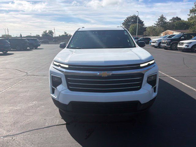 Certified 2025 Chevrolet Traverse LT FWD image 3