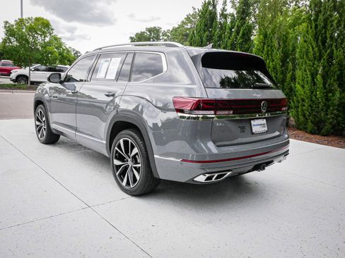 Used 2025 Volkswagen Atlas SEL Premium R-Line AWD/4WD image 8
