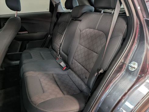 Used 2020 Kia Niro LXS FWD image 11