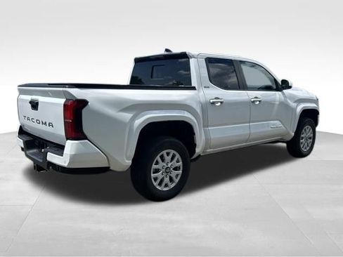 Certified 2024 Toyota Tacoma SR5 AWD/4WD image 5