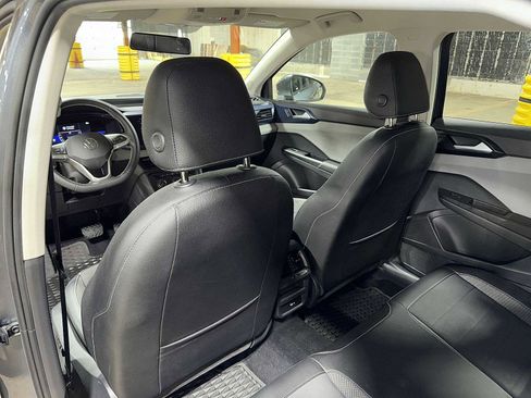 Used 2022 Volkswagen Taos SE image 28