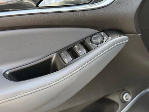 Used 2023 Buick Enclave Essence w/ Experience Buick Package FWD image 13