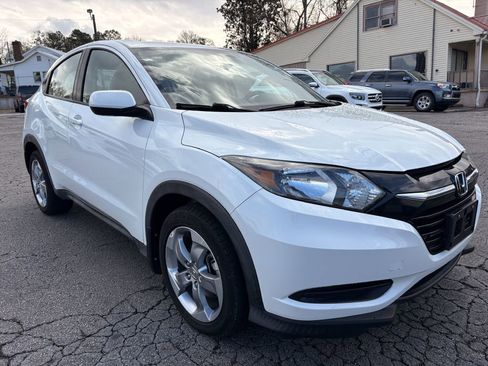 Used 2017 Honda HR-V LX image 8