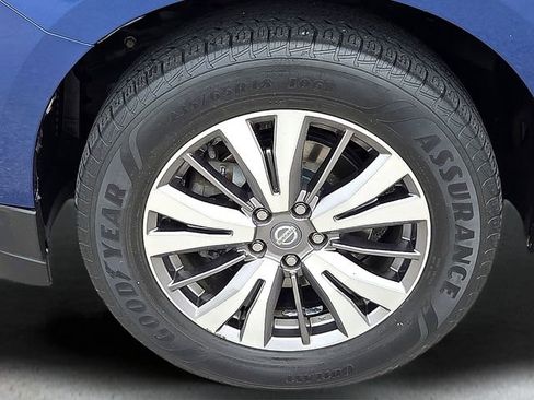 Used 2020 Nissan Pathfinder SV FWD image 9
