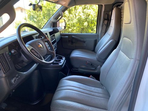Used 2021 Chevrolet Express 2500 w/ Driver Convenience Package RWD image 33