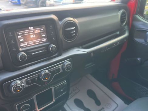 Used 2020 Jeep Wrangler Unlimited Sport AWD/4WD image 29