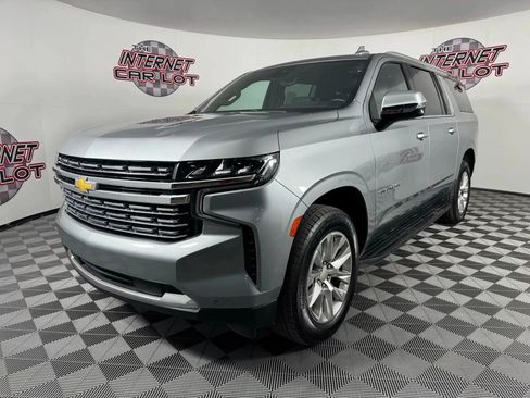 Used 2024 Chevrolet Suburban Premier AWD/4WD image 3
