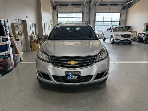 Used 2016 Chevrolet Traverse LT w/ Style and Technology Package AWD/4WD image 3