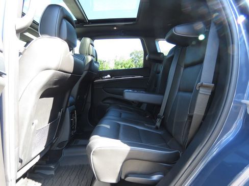 Used 2020 Jeep Grand Cherokee Overland AWD/4WD image 20