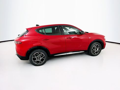 Used 2024 Alfa Romeo Tonale Ti w/ Premium Interior Package image 10