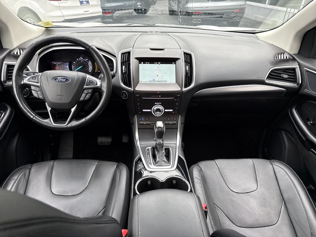 Used 2017 Ford Edge Titanium w/ Equipment Group 301A AWD/4WD image 22