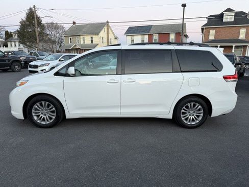 Used 2013 Toyota Sienna XLE image 5