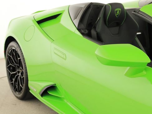 Used 2022 Lamborghini Huracan EVO RWD image 36