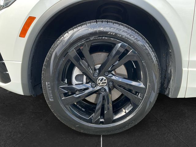Certified 2023 Volkswagen Tiguan SE R-Line AWD/4WD image 9