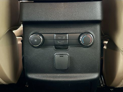 Used 2017 Ford Explorer XLT w/ Equipment Group 202A image 28