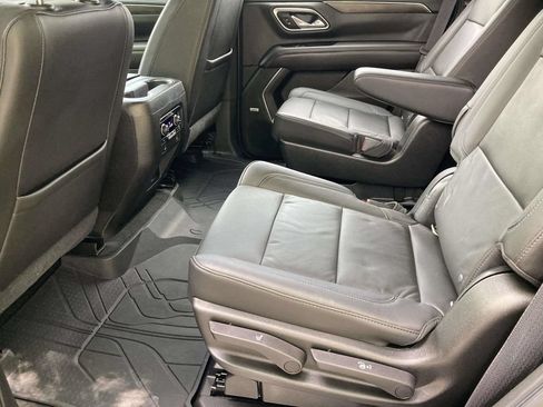Used 2021 Chevrolet Tahoe LT w/ LT Signature Package RWD image 9