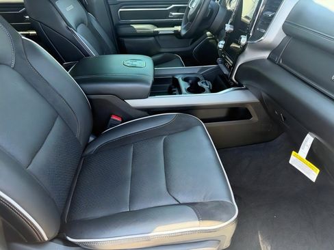 Used 2025 RAM 1500 Laramie w/ Sport Appearance Package AWD/4WD image 10