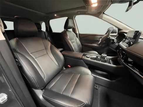 Used 2022 Nissan Rogue SL w/ SL Premium Package image 22