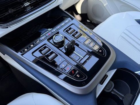 New 2025 Aston Martin DBX 707 image 26