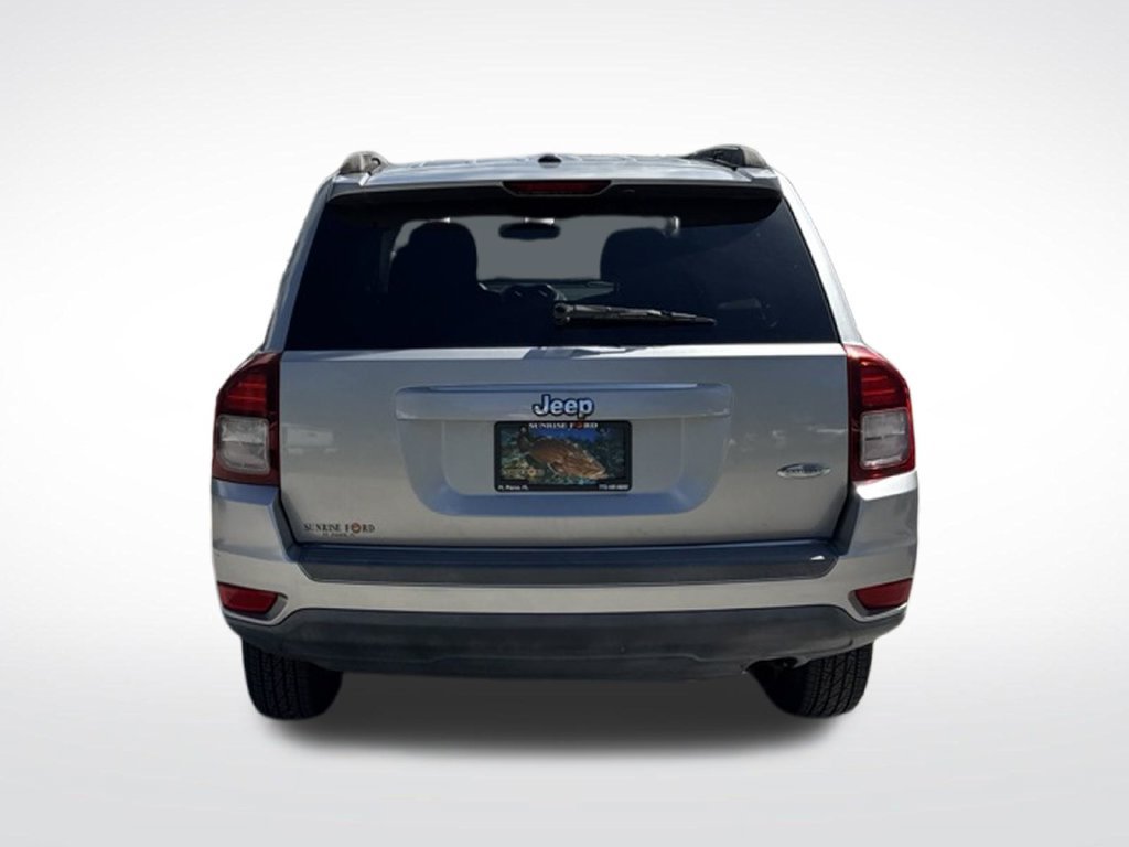 Used 2016 Jeep Compass Latitude FWD image 7