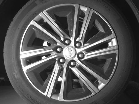 Certified 2024 Cadillac Lyriq Luxury AWD/4WD image 10