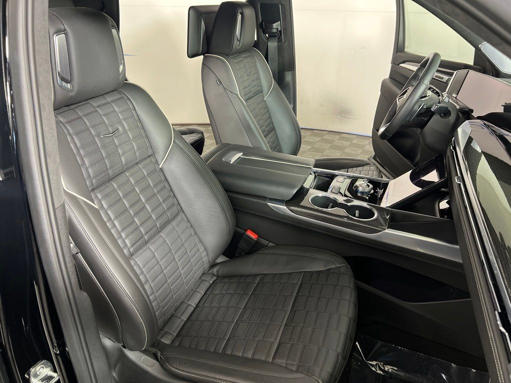 Used 2026 Cadillac Escalade V w/ LPO, ONYX Package AWD/4WD image 12